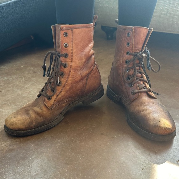 Vintage Veronica Combat Frye Leather Boots - Picture 8 of 15